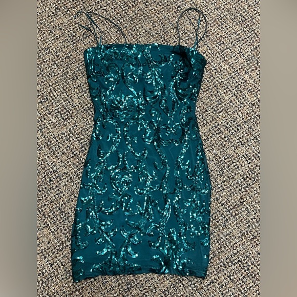 windsor leila sequin bodycon mini dress Leyla Sequin Strappy Back Mini Dress main image 1